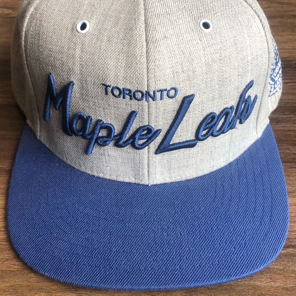 Mitchell & Ness Toronto Maple Leafs SnapBack. - Picture 1 of 3